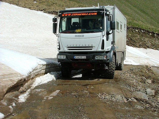 Tinacoli les 4 aventuriers camion 4x4