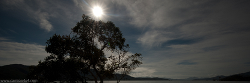 ContreJour, a l’aube sur le Lac de Yate - 69.9&nbsp;ko